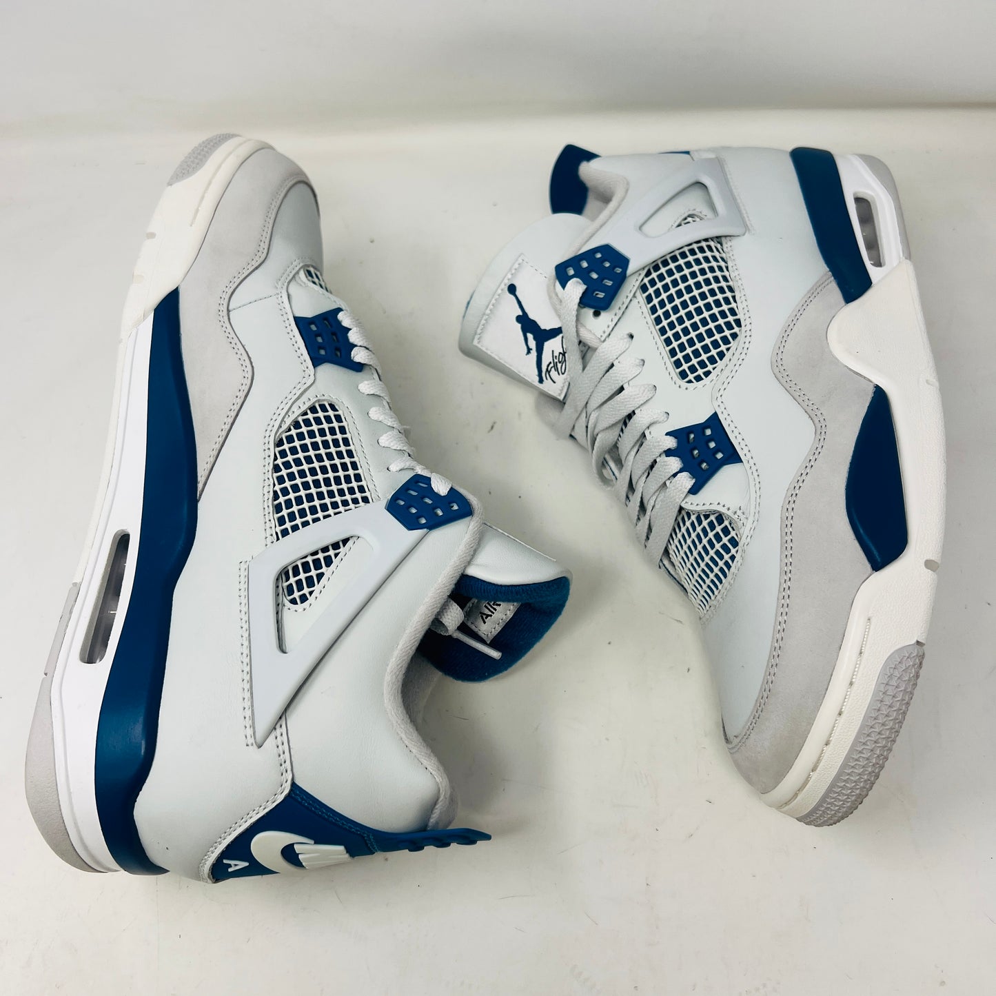 Jordan 4 Retro Military Blue (2024)