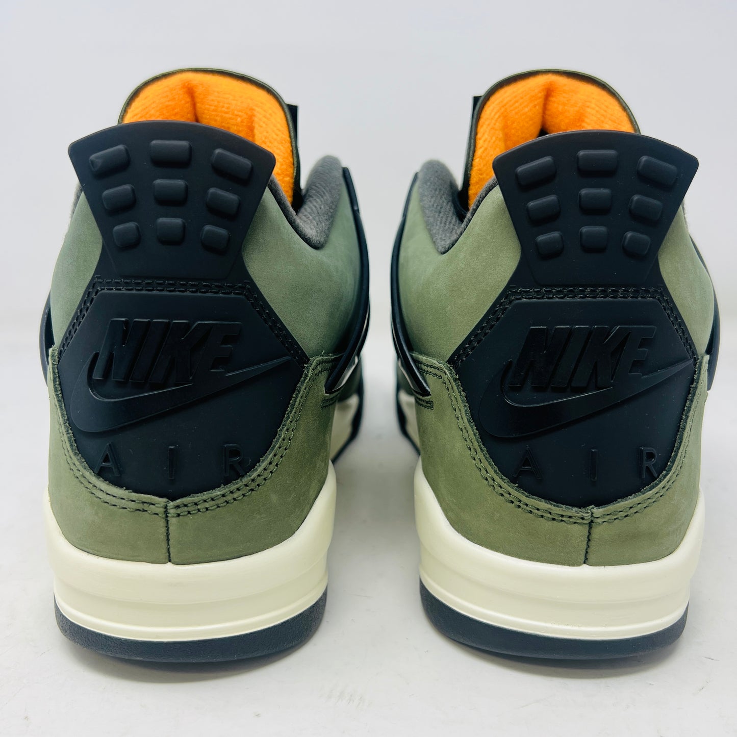 Jordan 4 Retro OG SP Undefeated (2025)