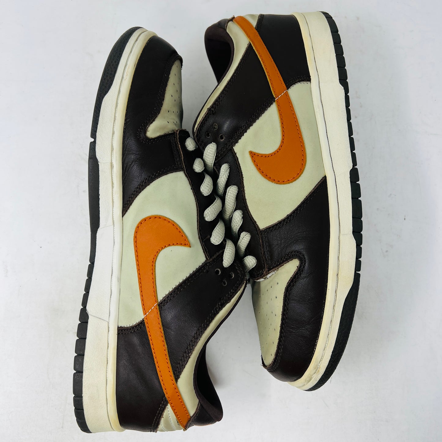 Nike Dunk Low Light Stone Mesa Orange sneaker on original box, condition 8.5/10, from 2002.