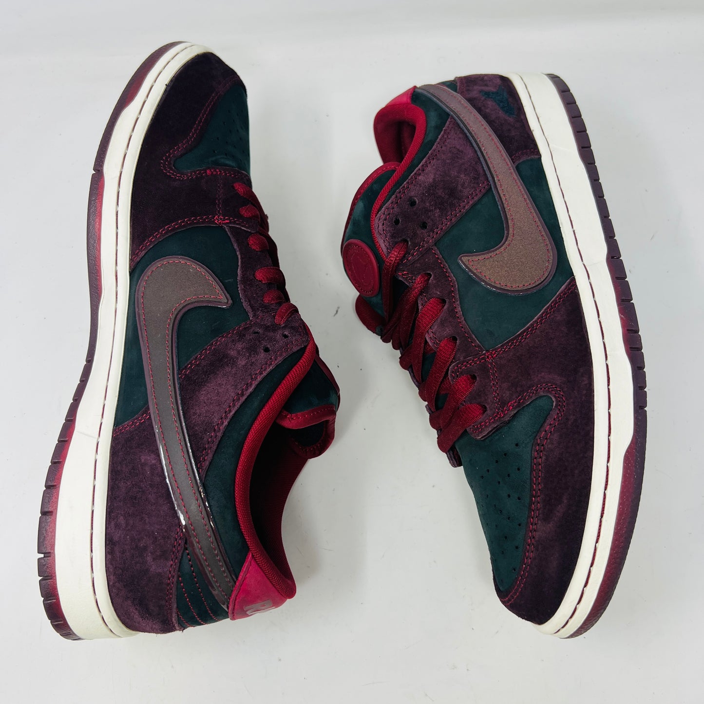 Nike SB Dunk Low Riot Skateshop