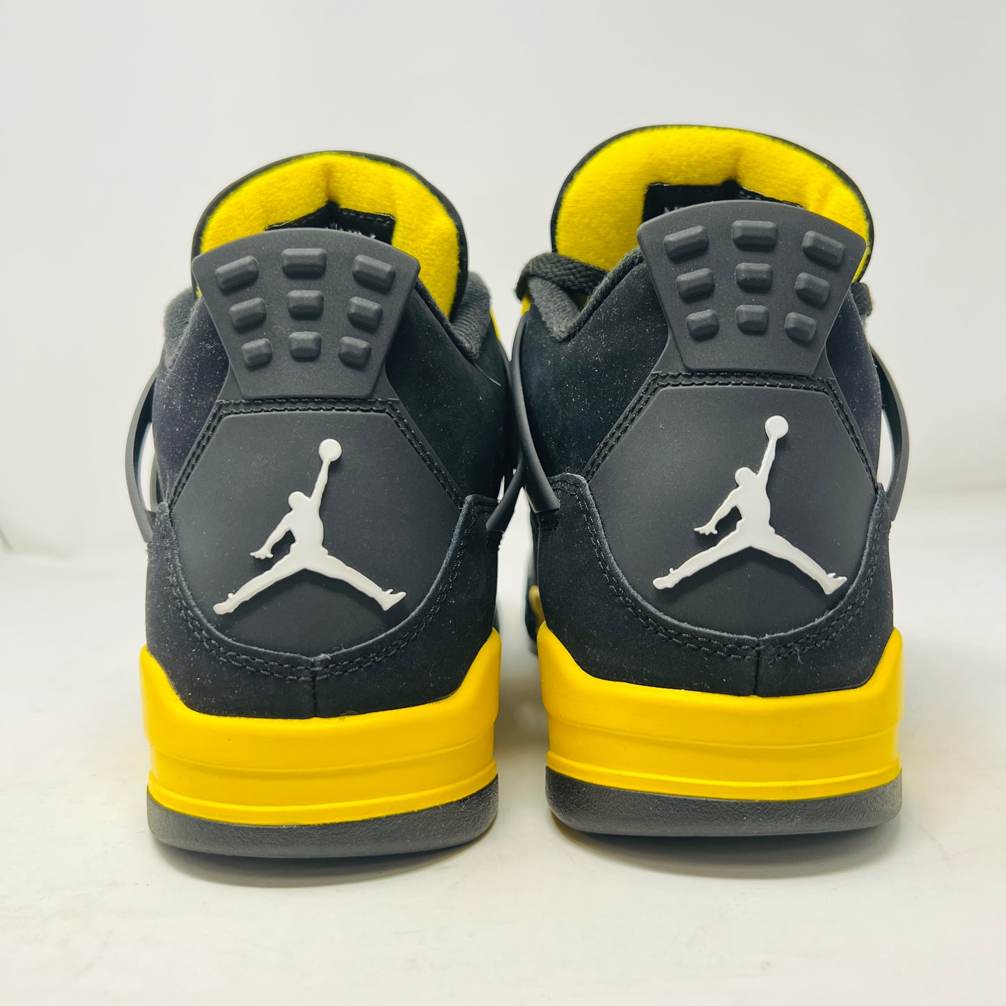 Jordan 4 Retro Thunder (2023)