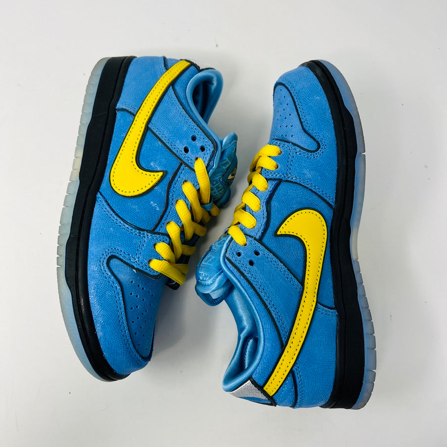 Nike SB Dunk Low The Powerpuff Girls Bubbles sneaker, blue and yellow, includes extra laces, 2023 model.