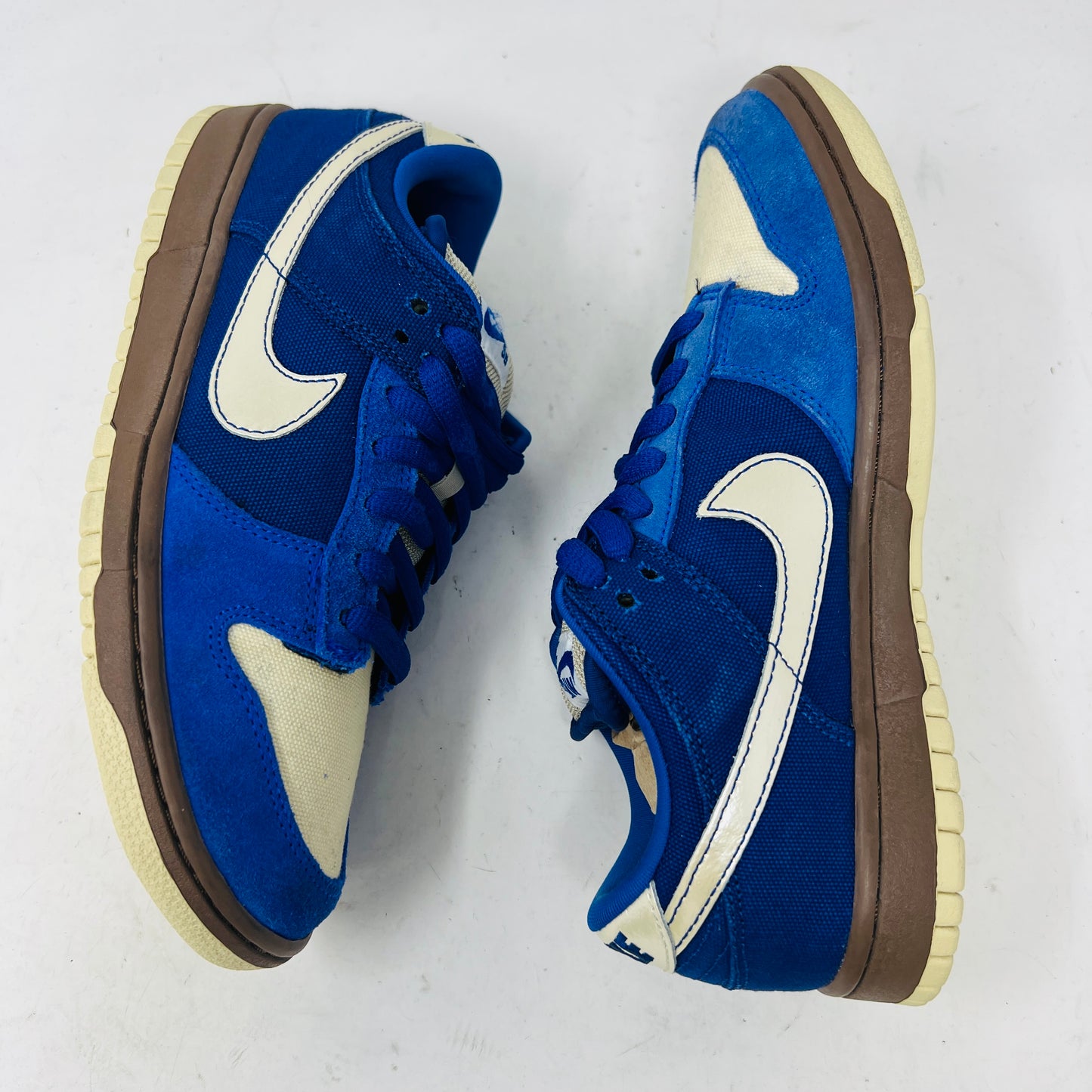 Nike SB Dunk Low Gold Rail