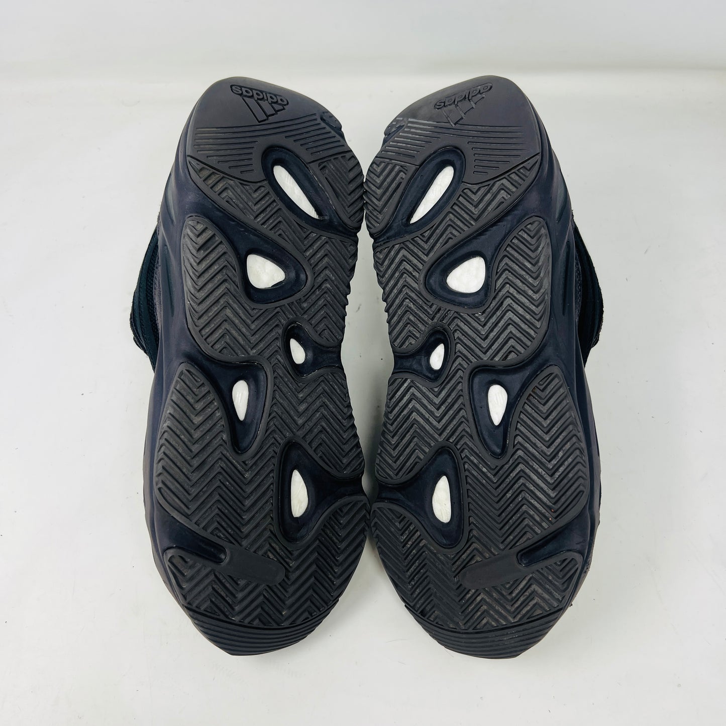 adidas Yeezy Boost 700 V2 Vanta