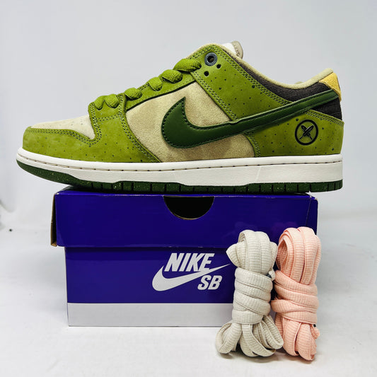 Nike SB Dunk Low Yuto Horigome Asparagus sneakers, brand new, size 9M, with extra cream and pink laces.