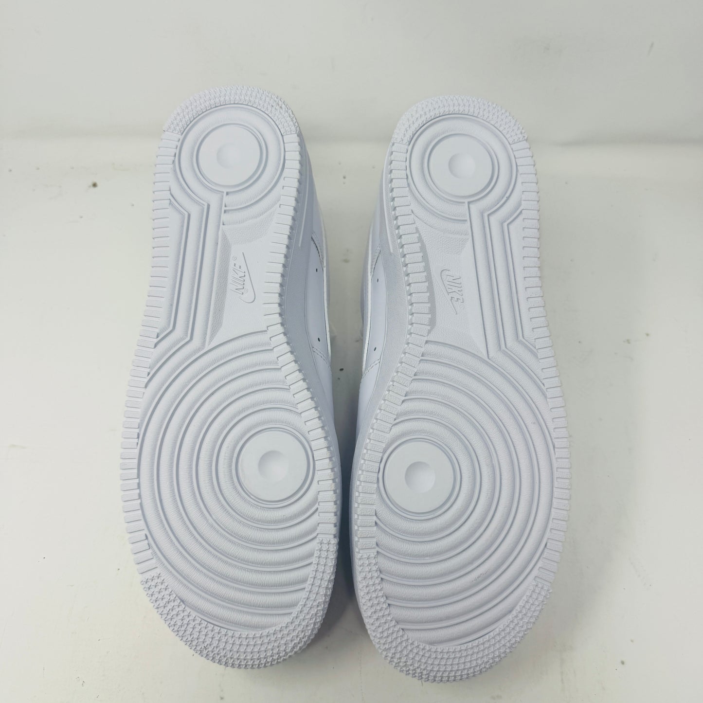Nike Air Force 1 Low Supreme White