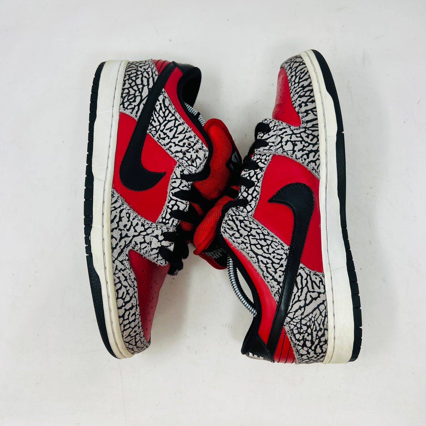 Nike SB Dunk Low Supreme Red Cement (2012)