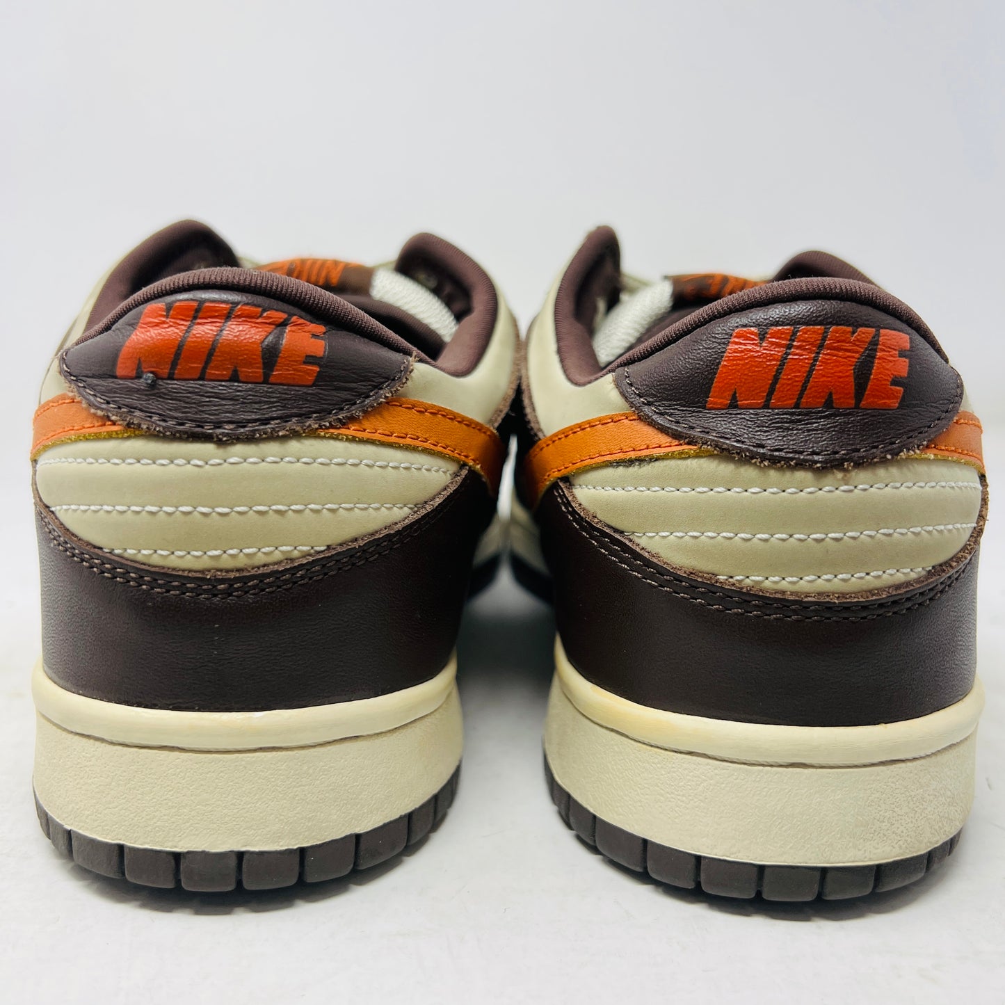 Nike Dunk Low Light Stone Mesa Orange sneaker on original box, condition 8.5/10, from 2002.