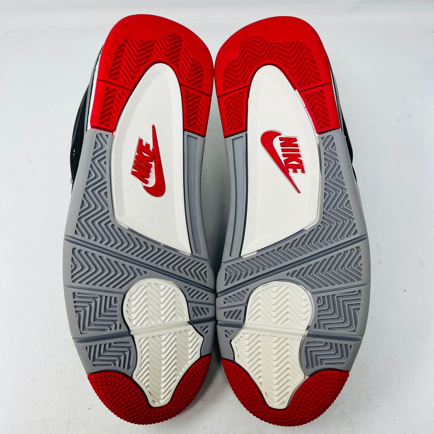 Jordan 4 Retro Bred (2019)