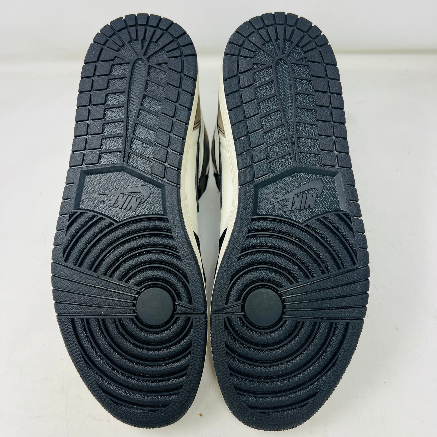 Jordan 1 Retro High Dark Mocha