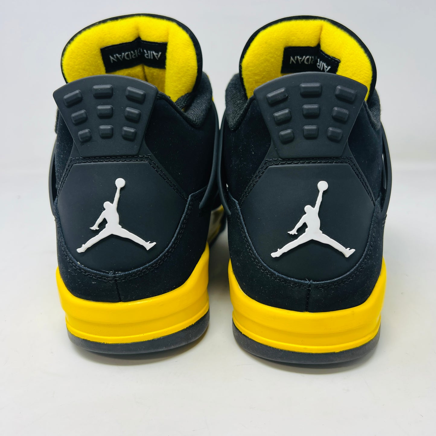 Jordan 4 Retro Thunder (2023)