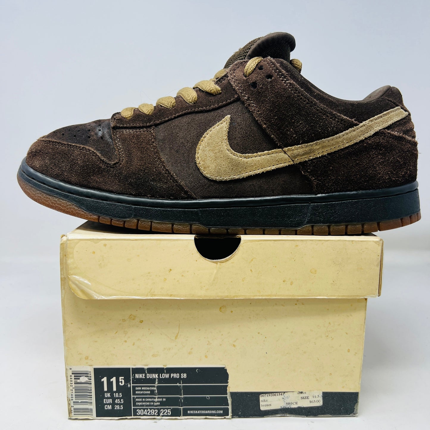 Nike Dunk Low Pro SB Dark Mocha sneakers with tweed accents, good condition, shown on original box.