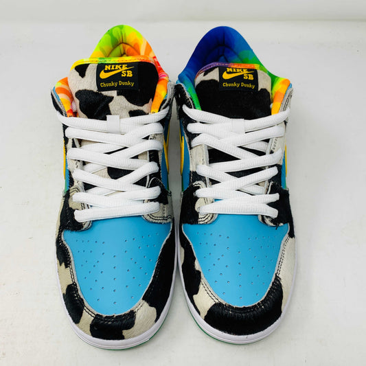 Introducing the new Nike SB Dunk Low Chunky Dunky with a vibrant cow print, featuring blue, green, and yellow sections. This 100% authentic sneaker includes a yellow swoosh and comes in a matching green and yellow box with extra laces, all from Nike.