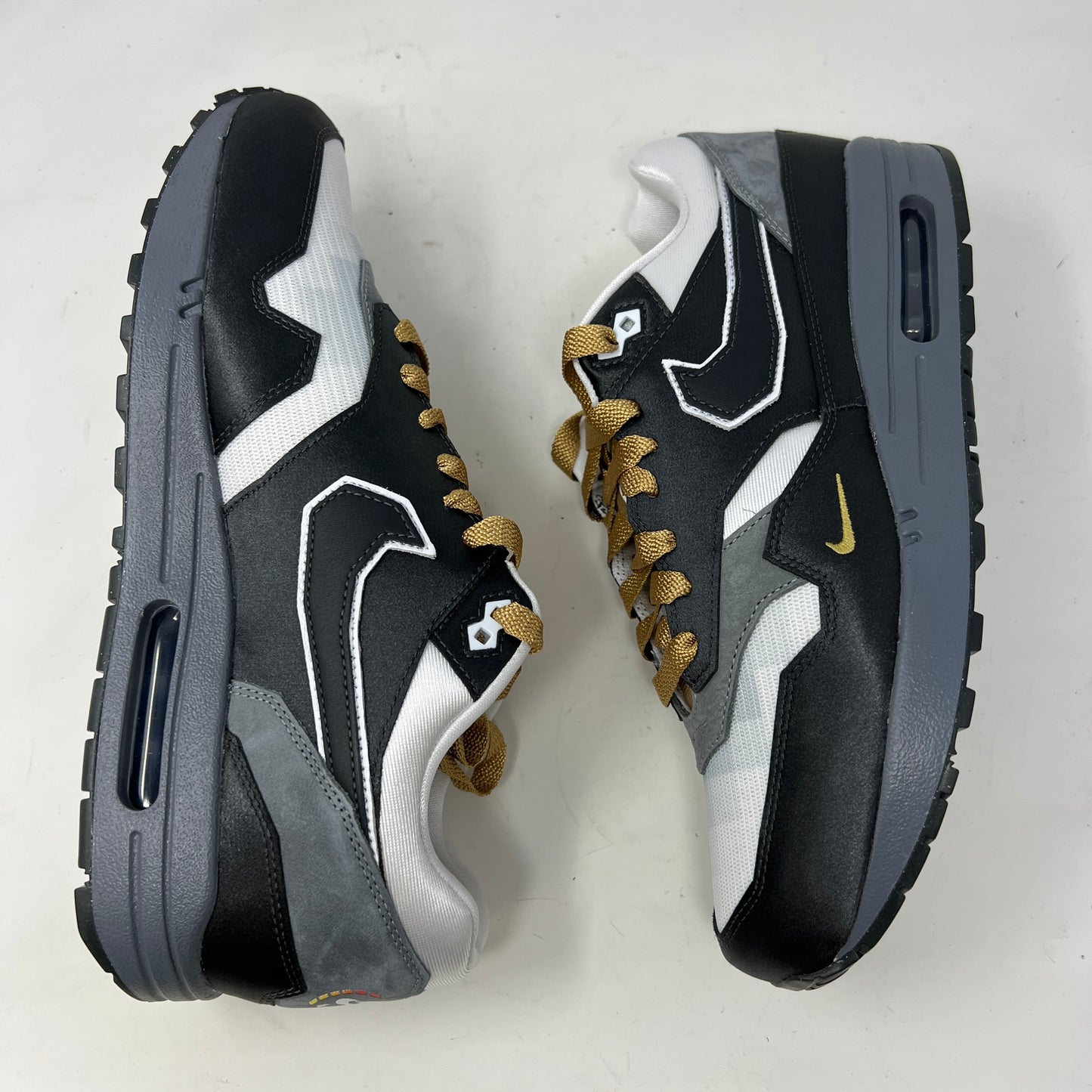 Nike Air Max 1 .SWOOSH Low Poly Big Head Mode