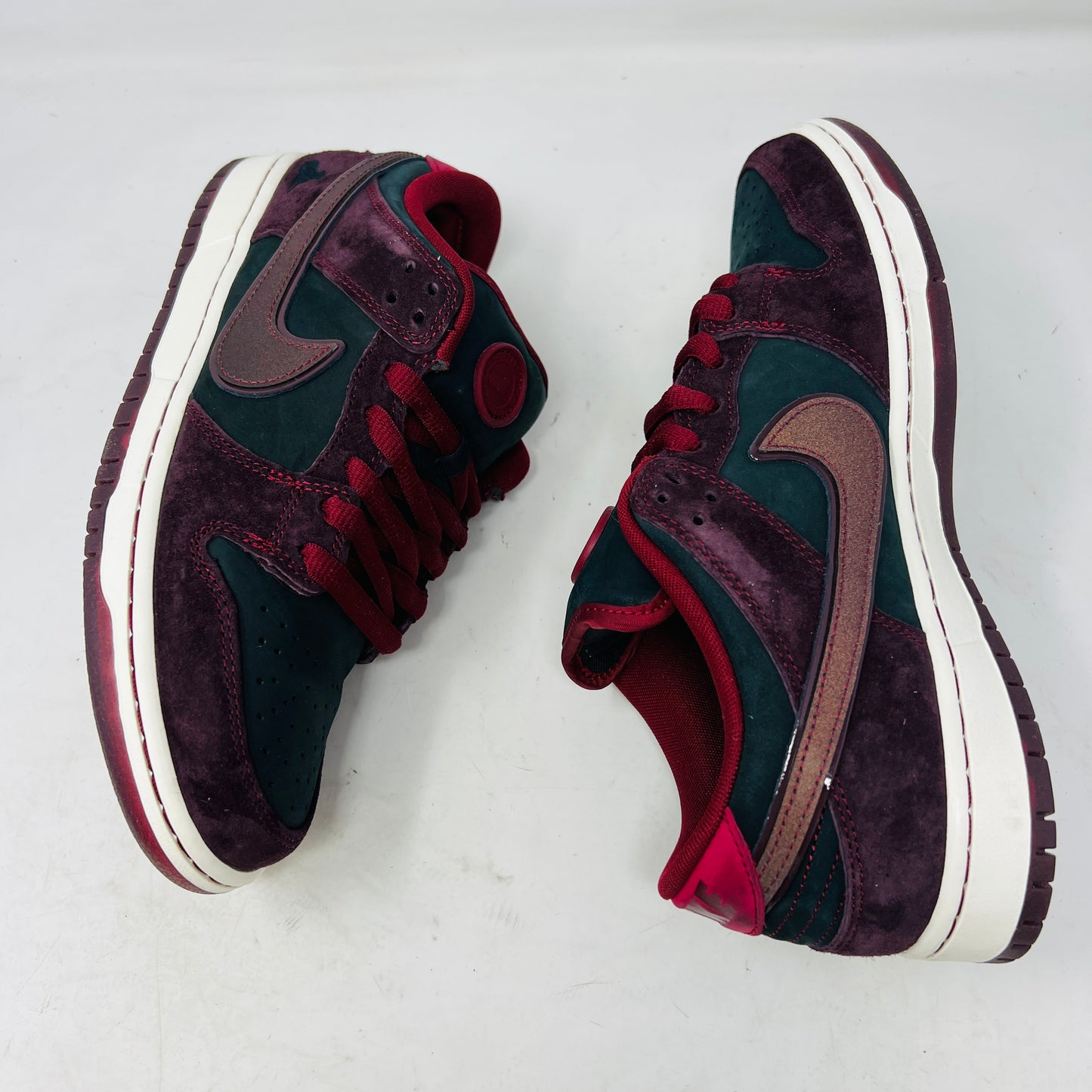 Nike SB Dunk Low Riot Skateshop