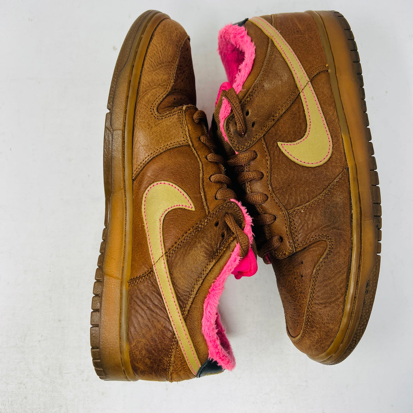 Nike SB Dunk Low Gibson Guitar Case
