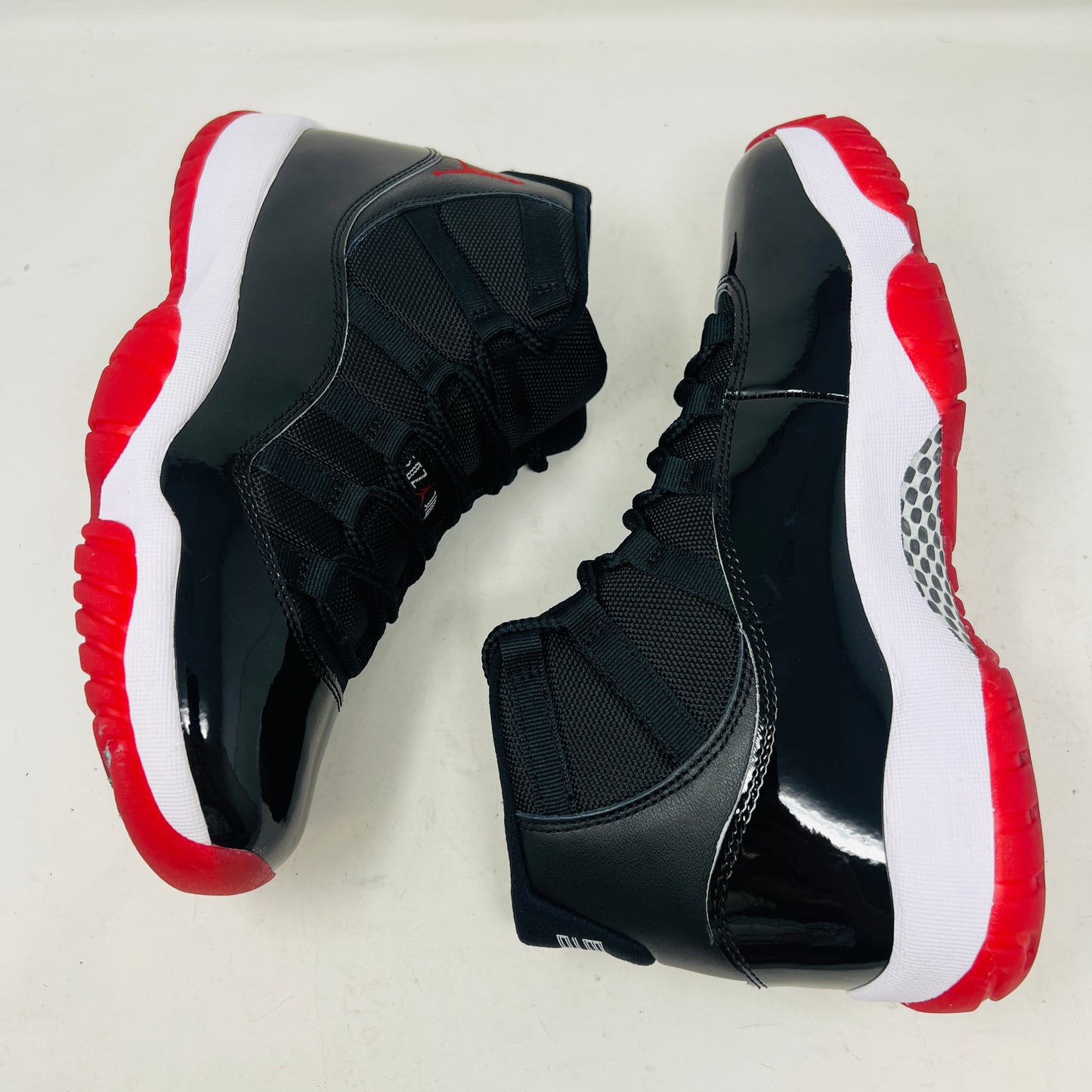 Jordan 11 Retro Playoffs Bred (2019)