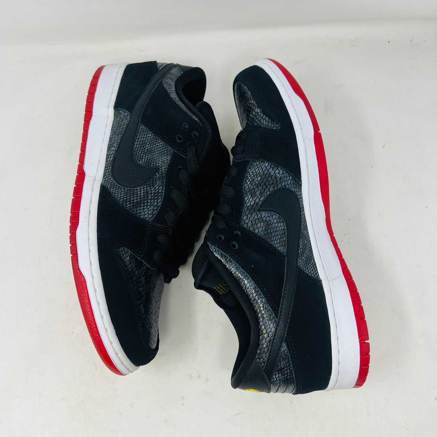 Nike SB Dunk Low Snake Eyes