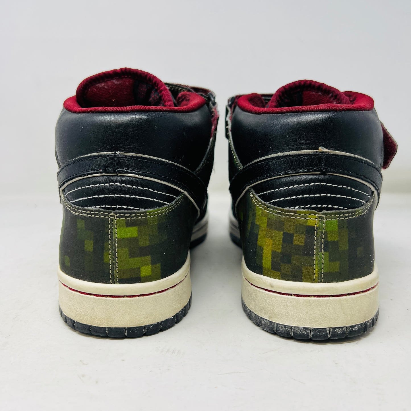 Nike SB Dunk Mid Nitraid