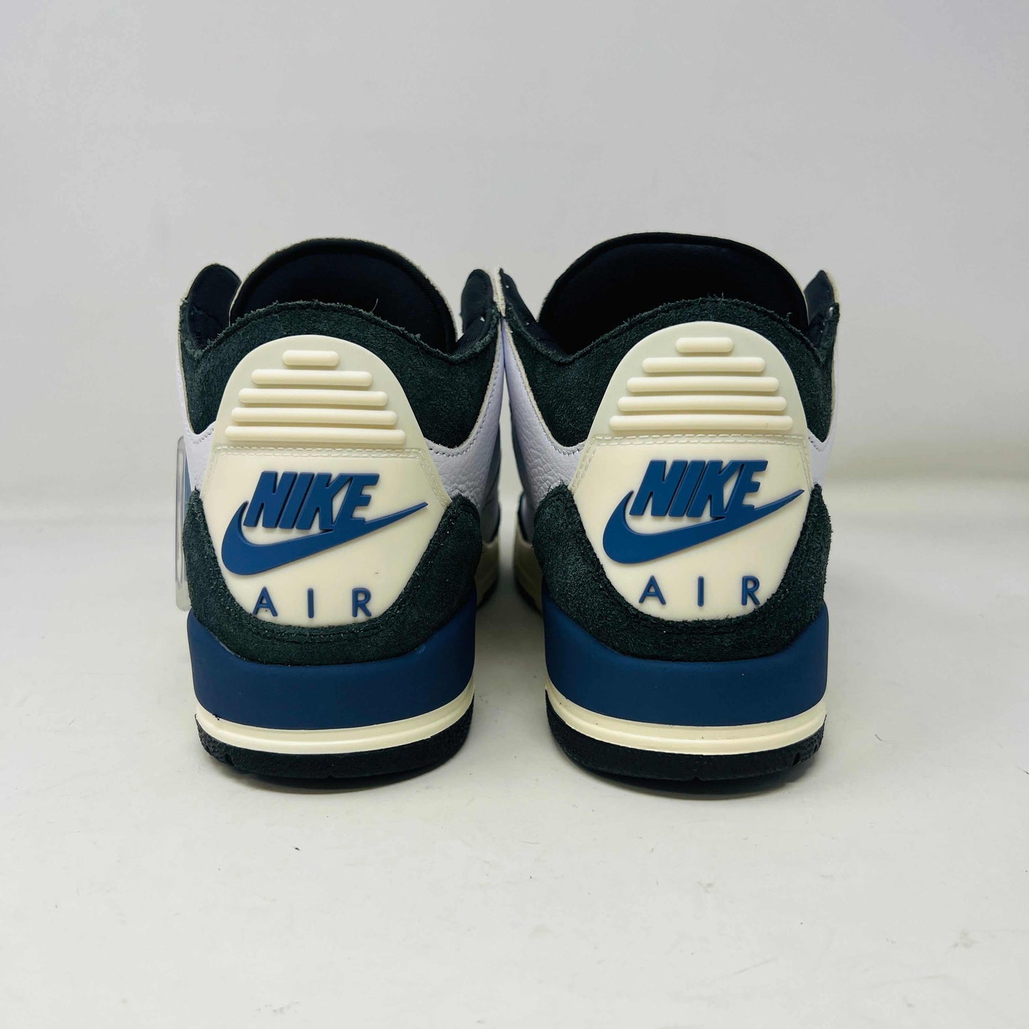 Jordan 3 Retro OG SP A Ma Maniére Diffused Blue