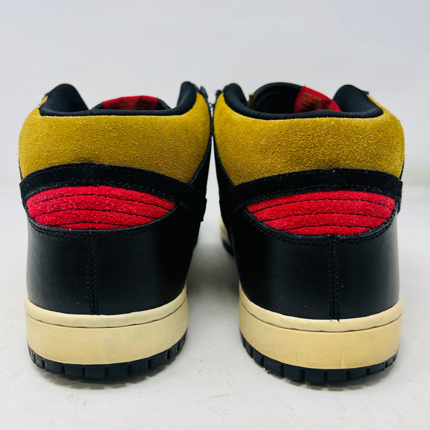 Nike SB Dunk Mid Golden Hops