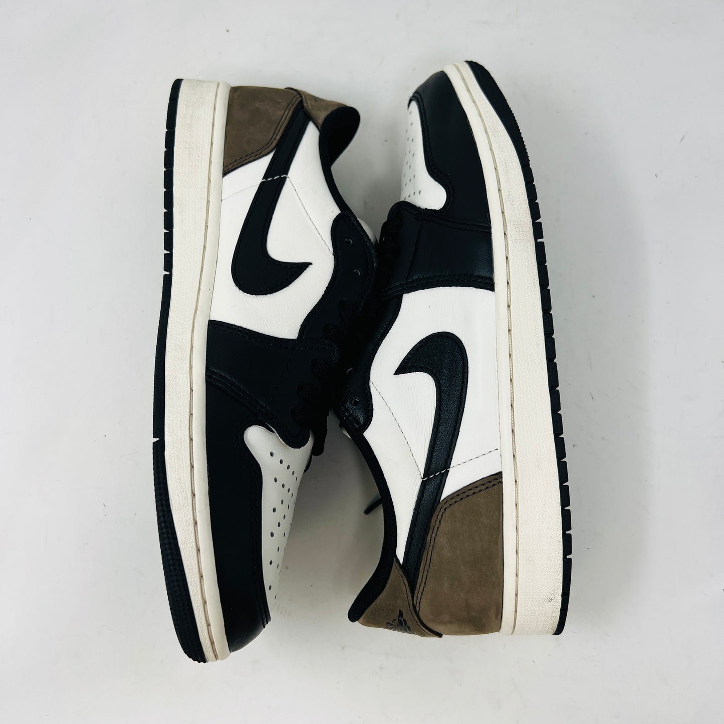 Jordan 1 Retro Low OG Mocha