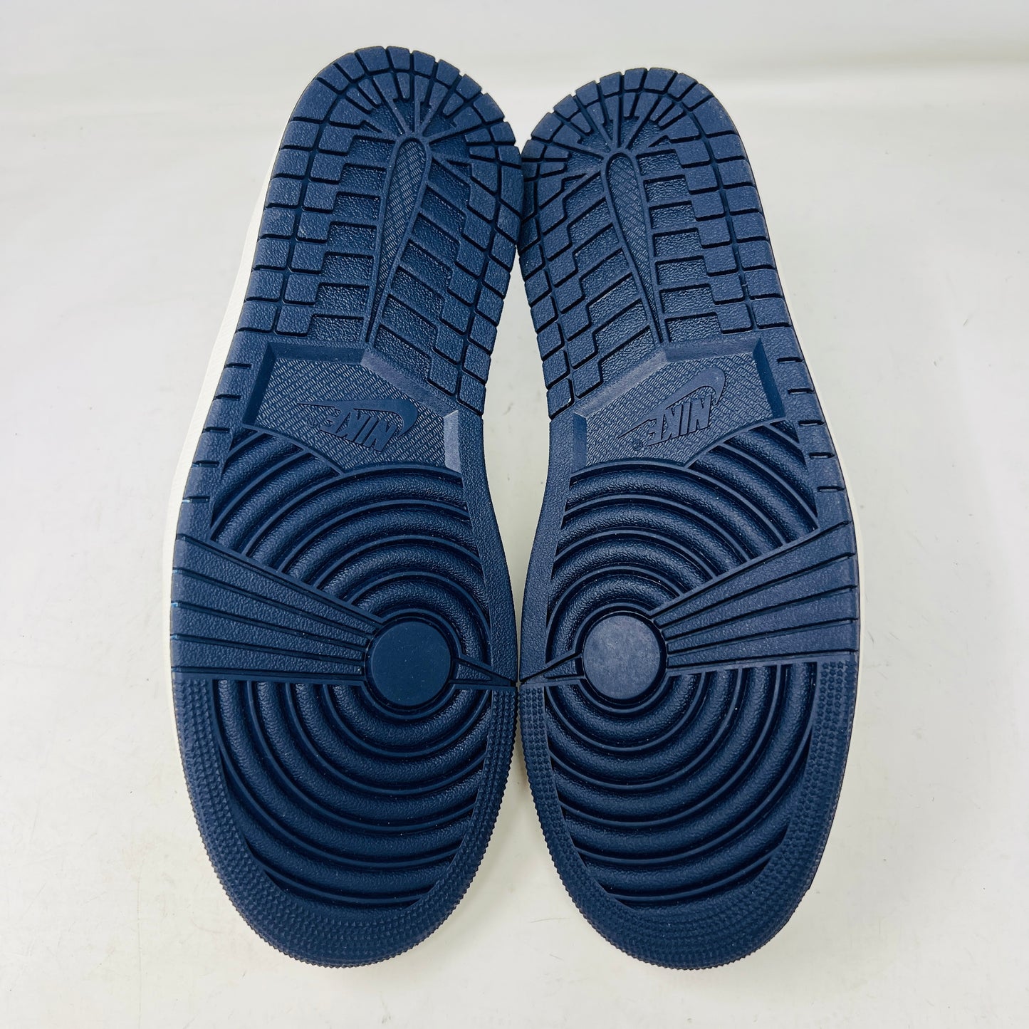 Jordan 1 Low OG Obsidian UNC