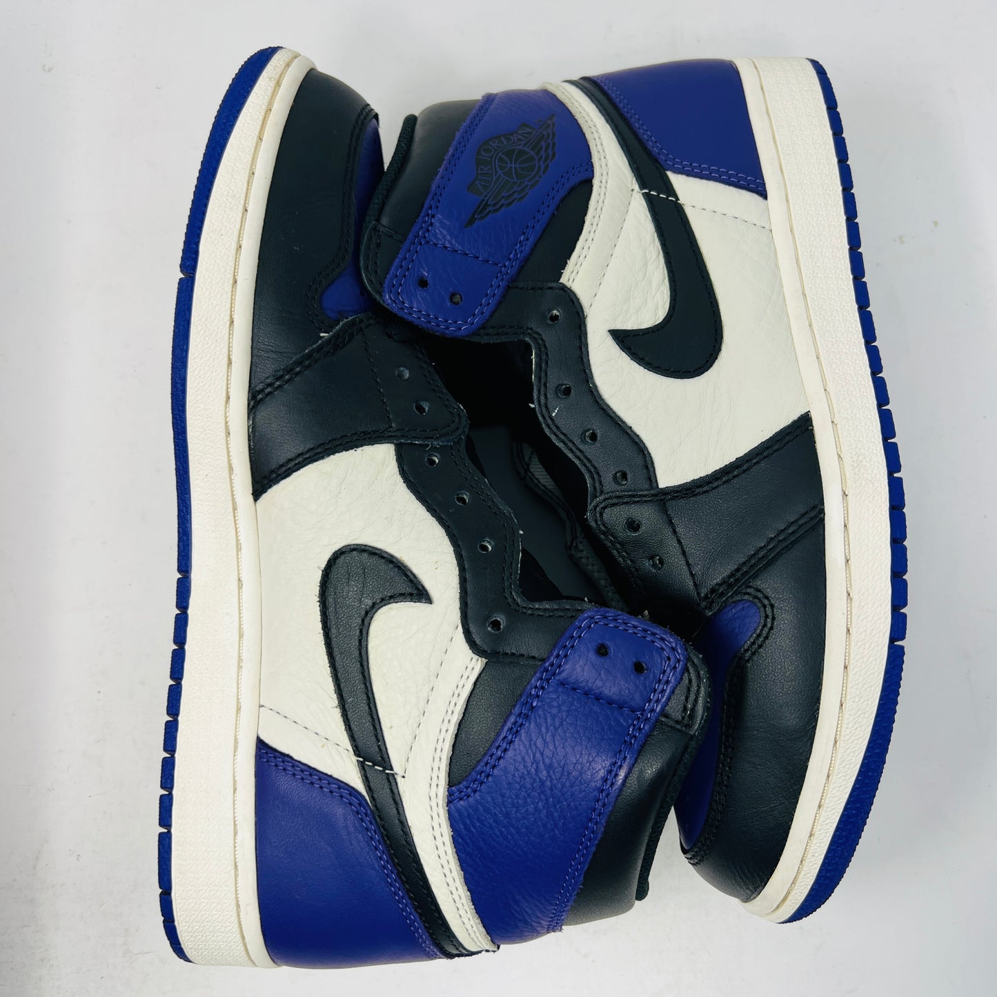 Jordan 1 Retro High Court Purple