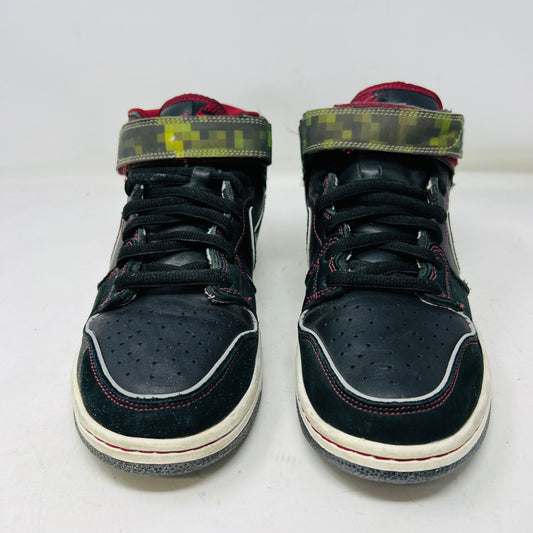 Nike SB Dunk Mid Nitraid