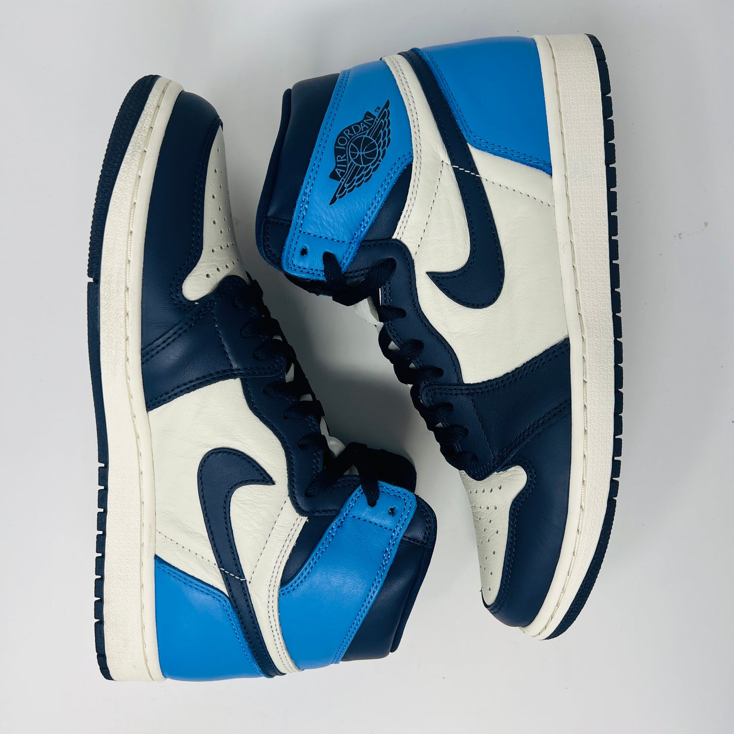 Jordan 1 Retro High Obsidian
