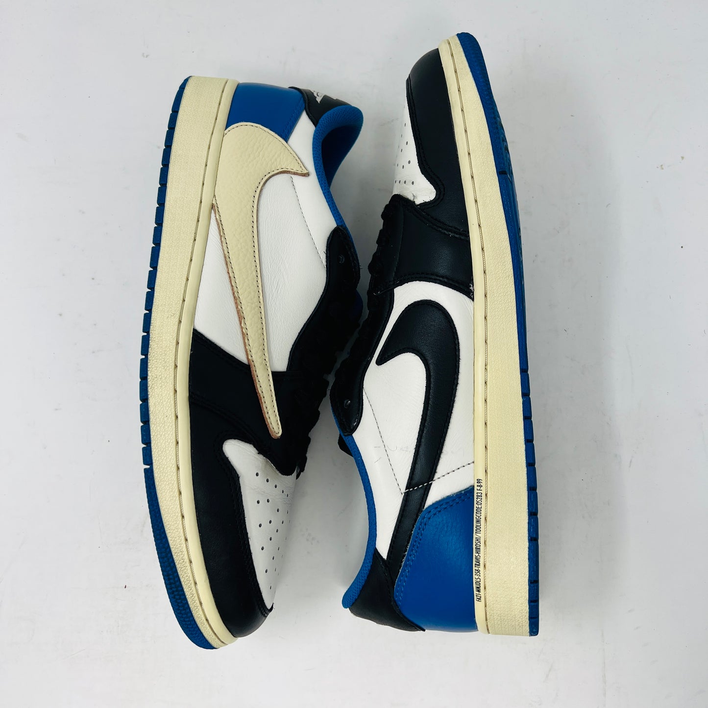 Jordan 1 Retro Low OG SP Fragment x Travis Scott