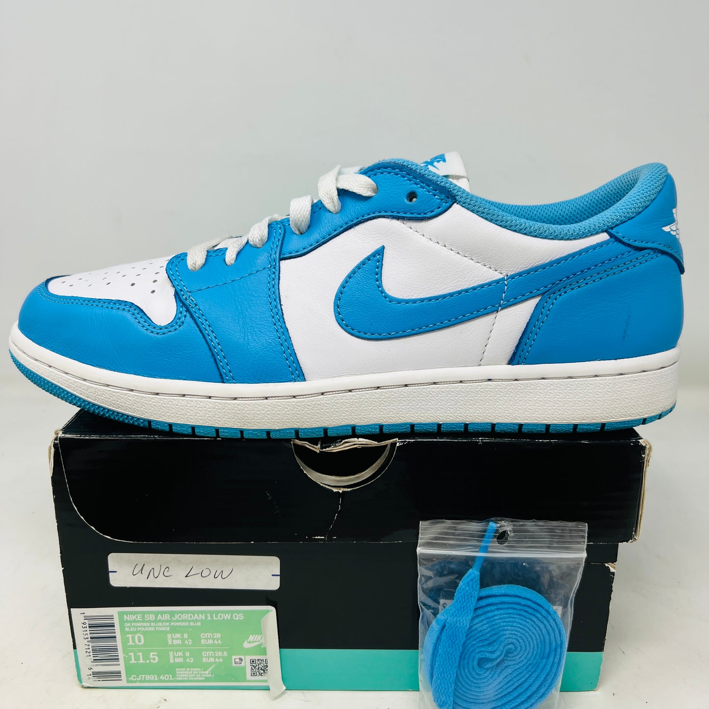 Jordan 1 Low SB UNC