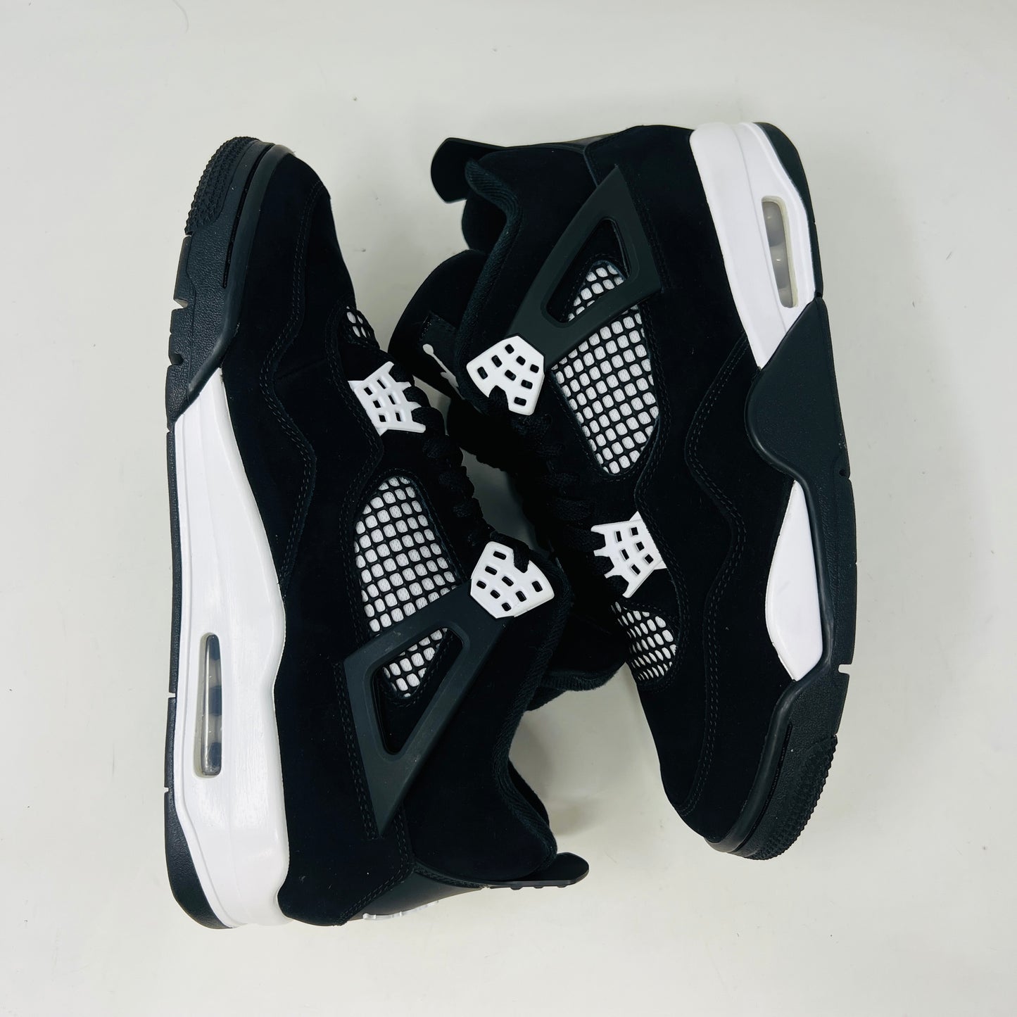 Jordan 4 Retro White Thunder