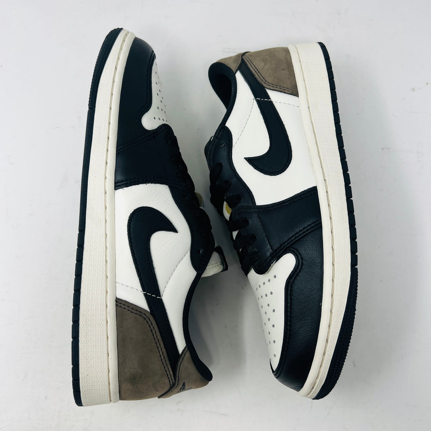 Jordan 1 Retro Low OG Mocha