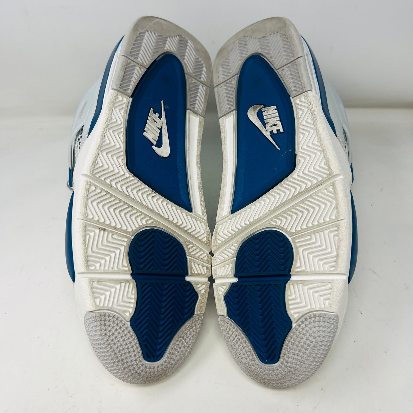 Jordan 4 Retro Military Blue (2024)