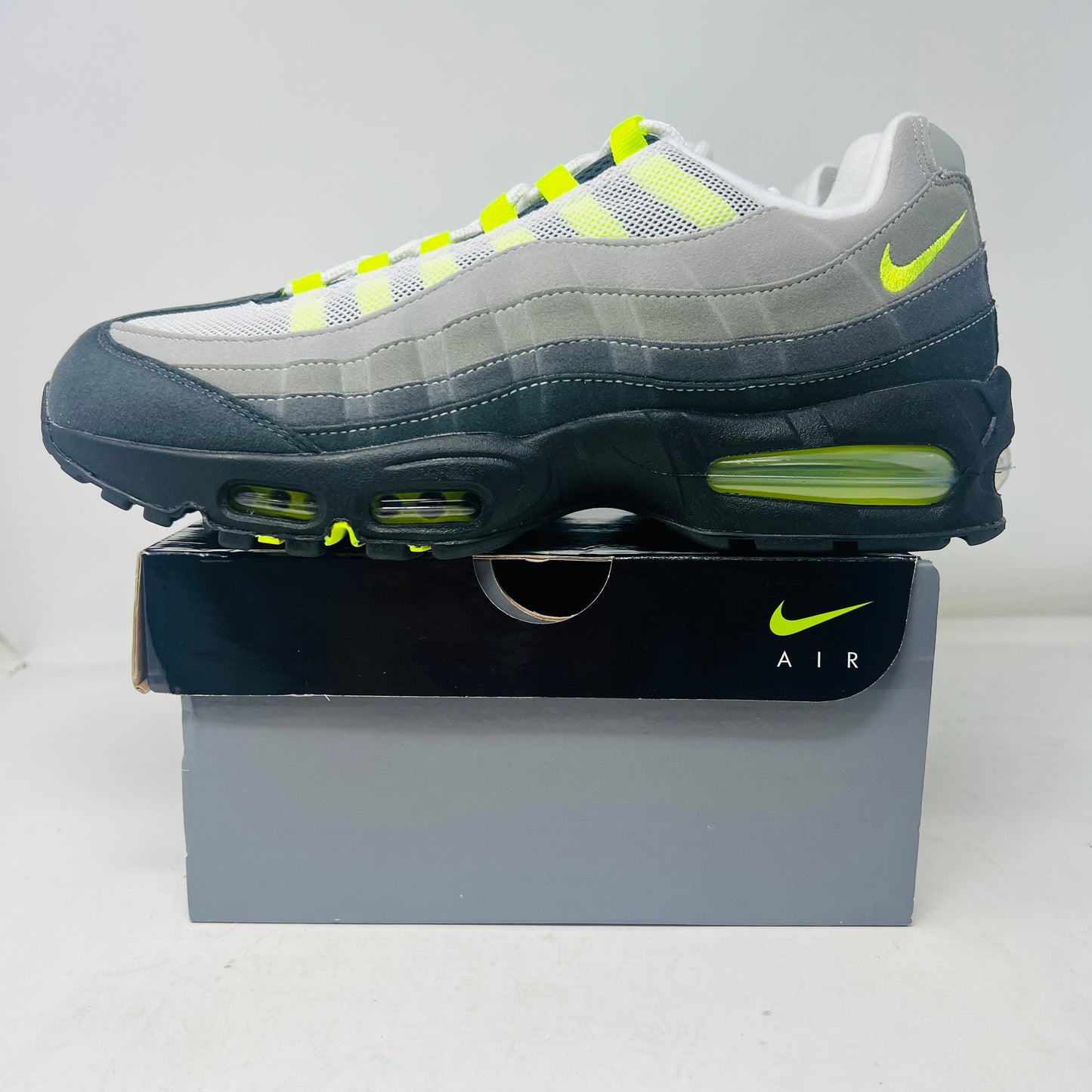 Nike Air Max 95 OG Big Bubble Neon 2025 sneaker on box, brand new condition.