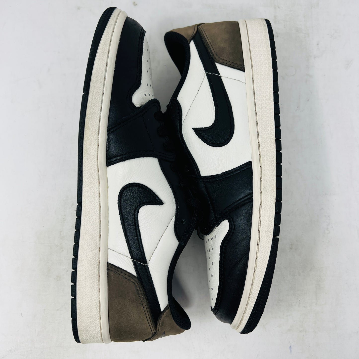 Jordan 1 Retro Low OG Mocha