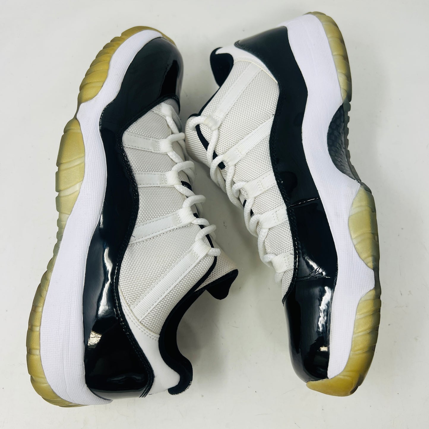 Jordan 11 Retro Low Concord