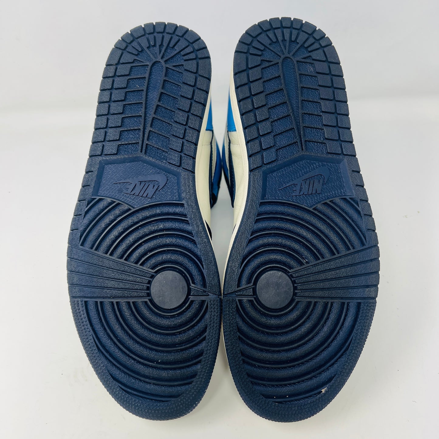 Jordan 1 Retro High Obsidian