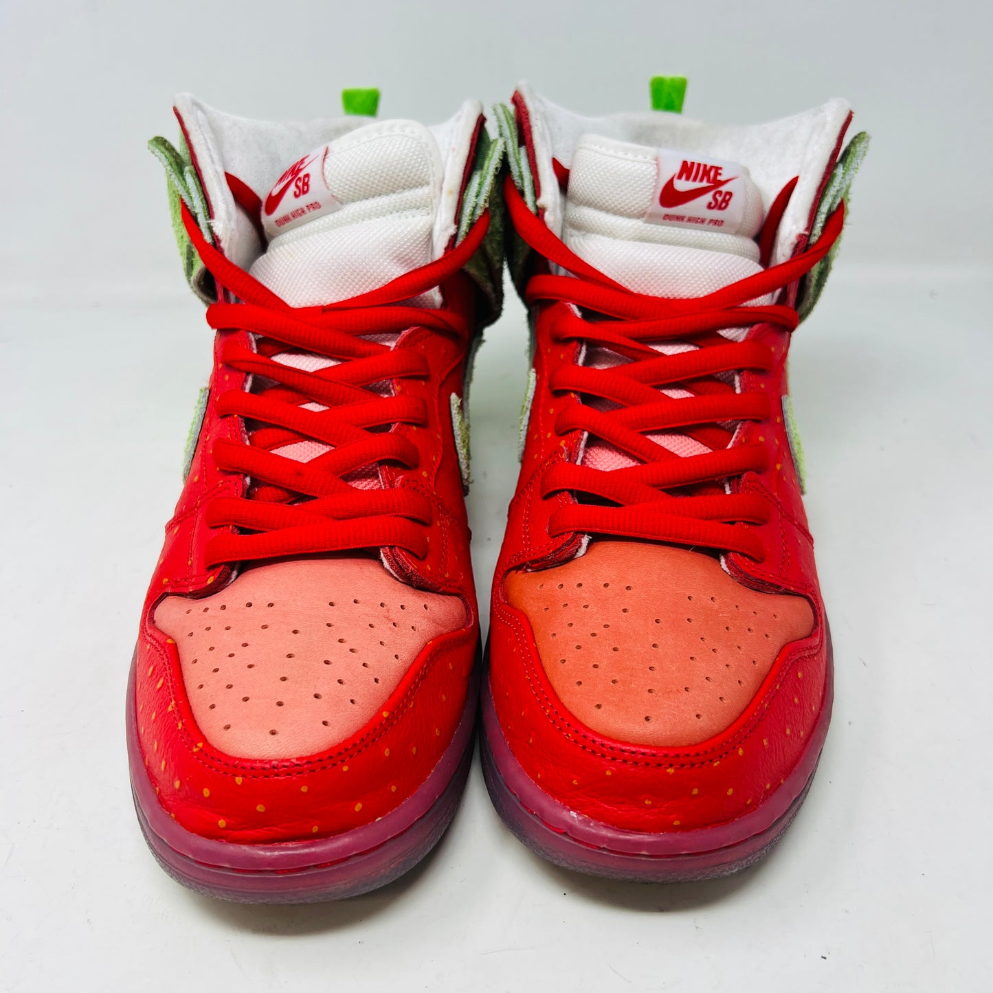 Nike SB Dunk High Strawberry Cough