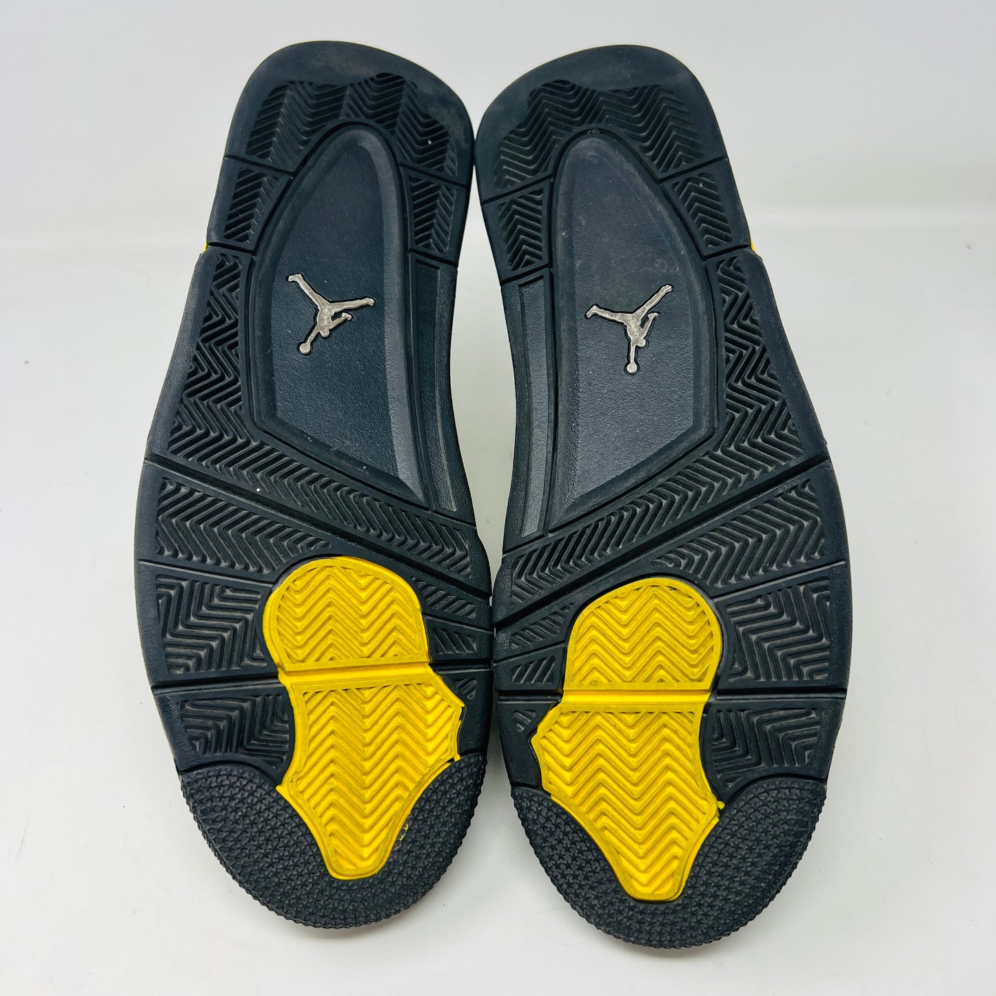 Jordan 4 Retro Thunder (2023)