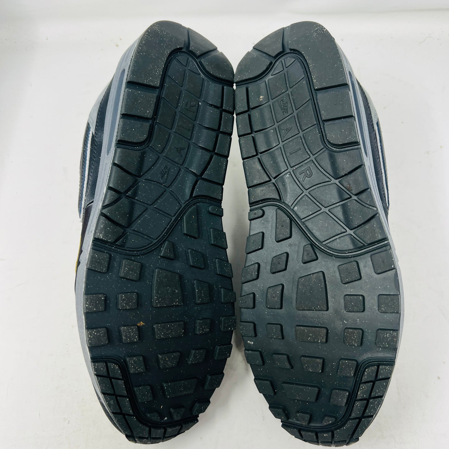 Nike Air Max 1 .SWOOSH Low Poly Big Head Mode