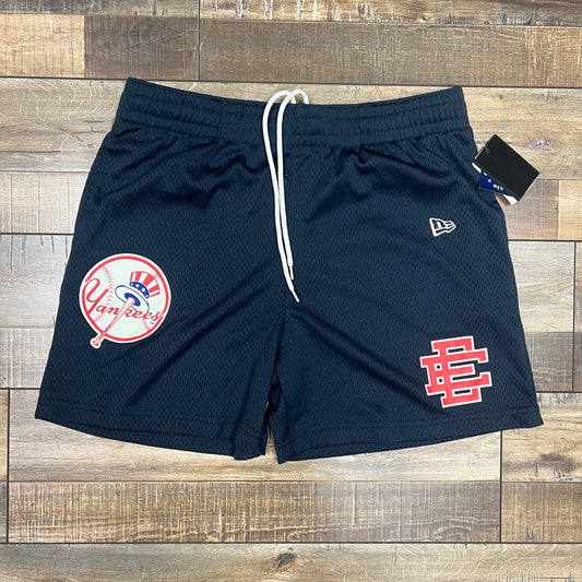 EE Basic Short New York Yankee