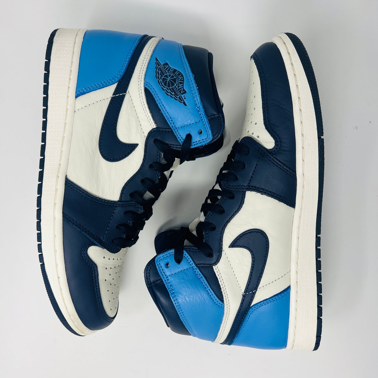 Jordan 1 Retro High Obsidian