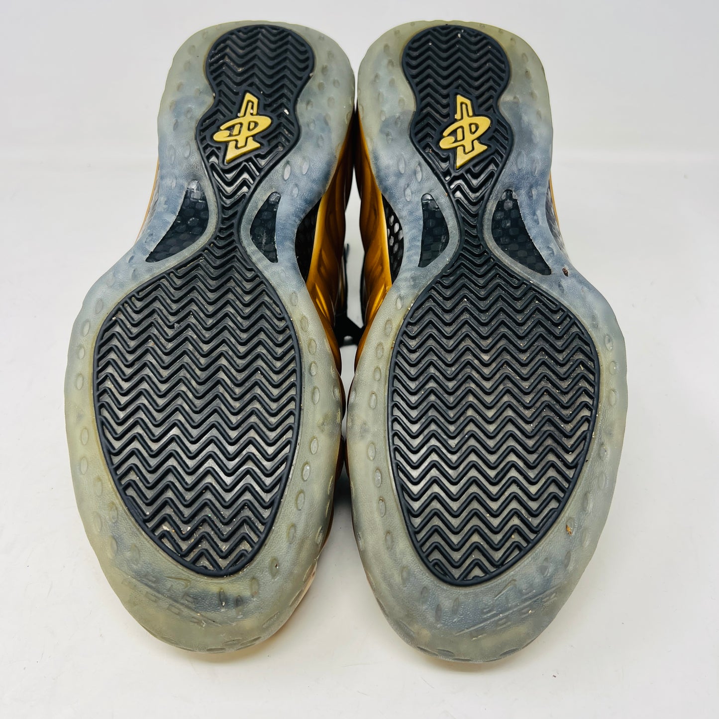 Nike Air Foamposite One Metallic Gold