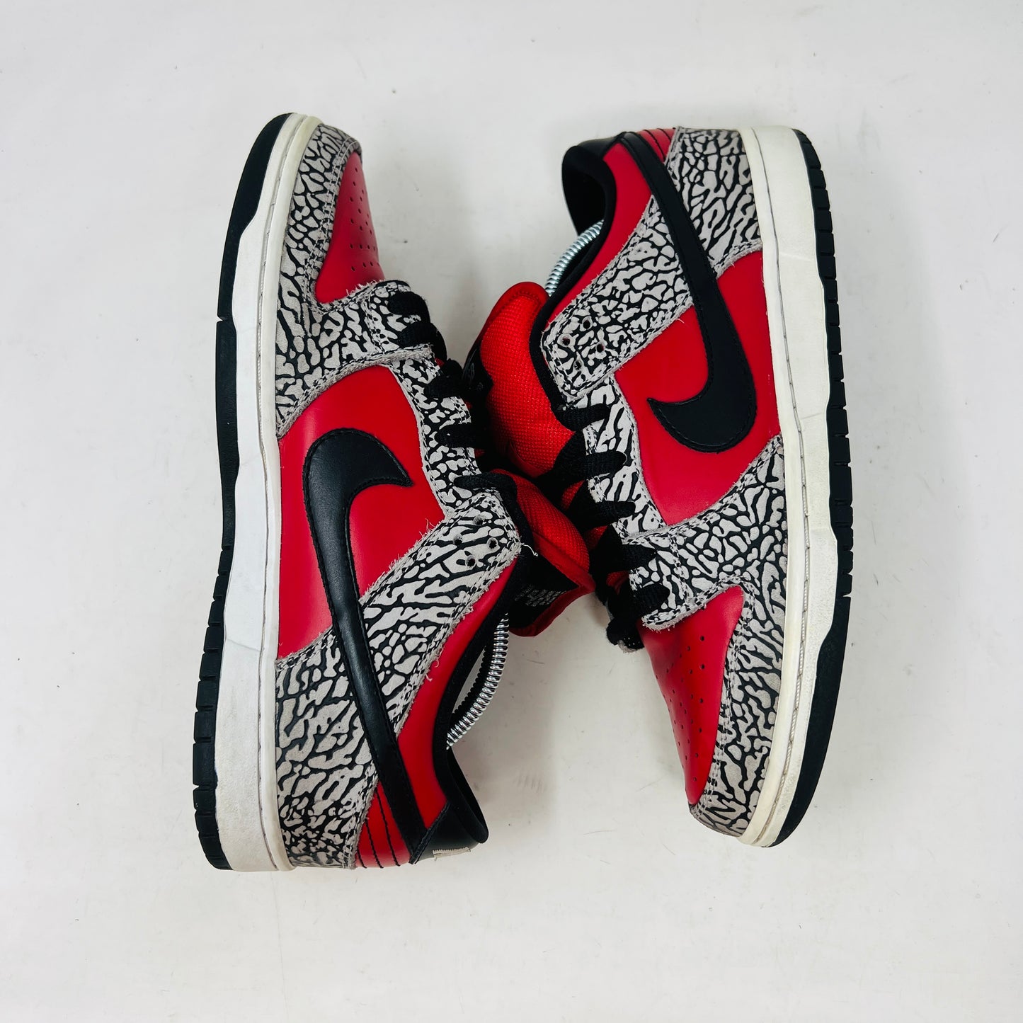 Nike SB Dunk Low Supreme Red Cement (2012)