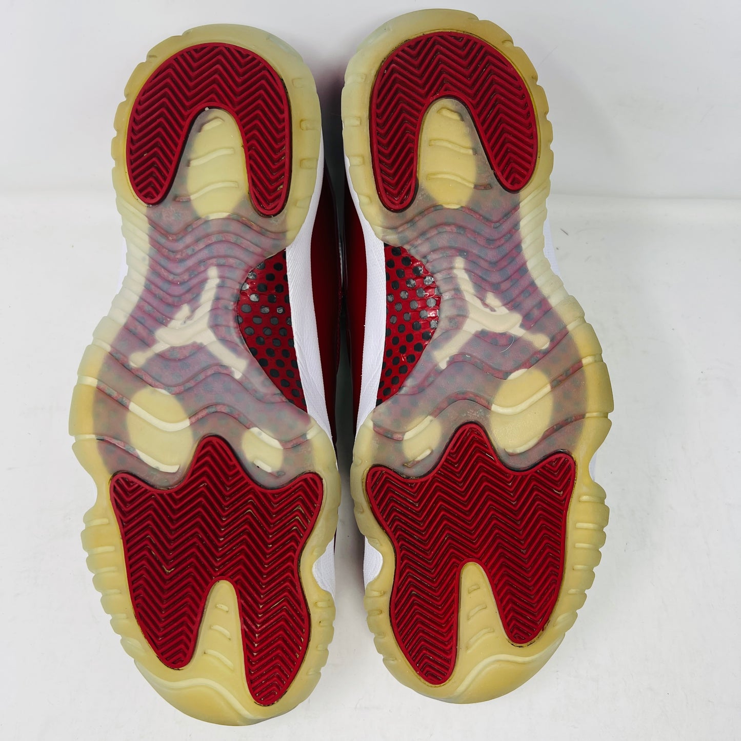 Jordan 11 Retro Cherry (2022)