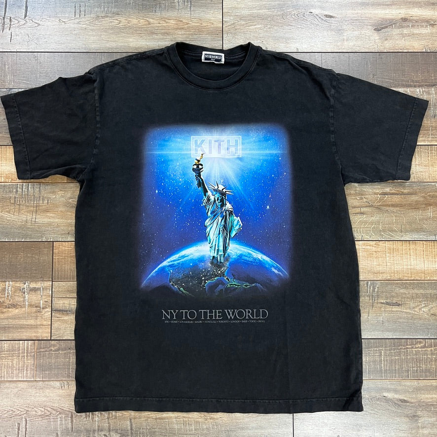 Kith NY Worldwide Vintage T-Shirt in black with Statue of Liberty graphic, size M, preowned condition.