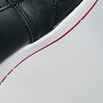 Jordan 1 Retro Bred (2013)