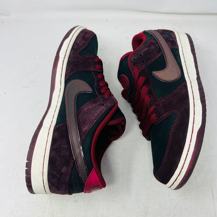 Nike SB Dunk Low Riot Skateshop